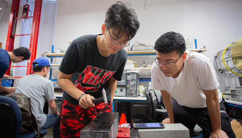 Students from the South China University of Technology participate in a Summer Workshop at the University of Houston