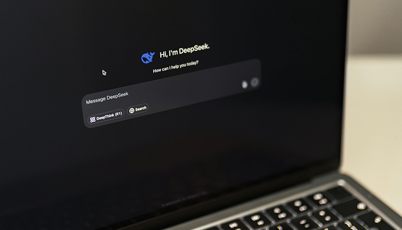 close-up photo of DeepSeek AI interface on a Macbook screen