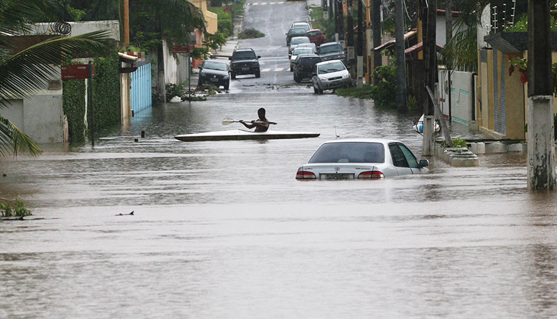Photo of a flooded street in Lauro de Freitas (Brazil, 2010)